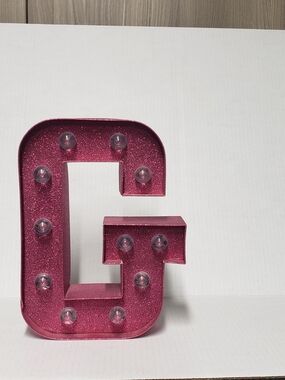 Glittery Marquee Letter 'G' - Pink Lights Up